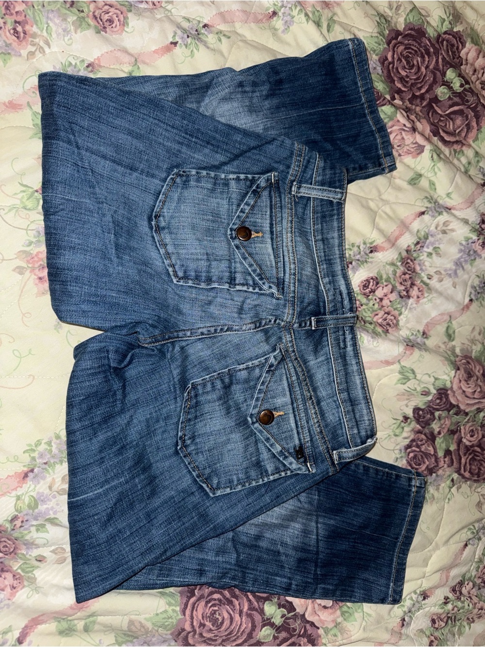 Joes jeans W28 super cutie button on back honey kicker